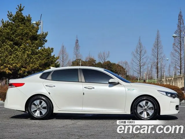 Kia K5 — интерьер