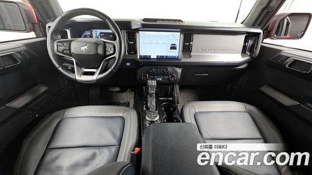 Ford Bronco — интерьер