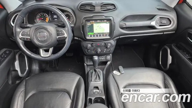 Jeep Renegade — интерьер
