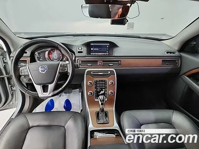 Volvo XC70 — интерьер
