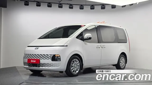 Hyundai Staria
