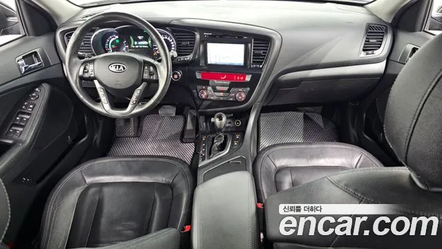 Kia K5 — интерьер