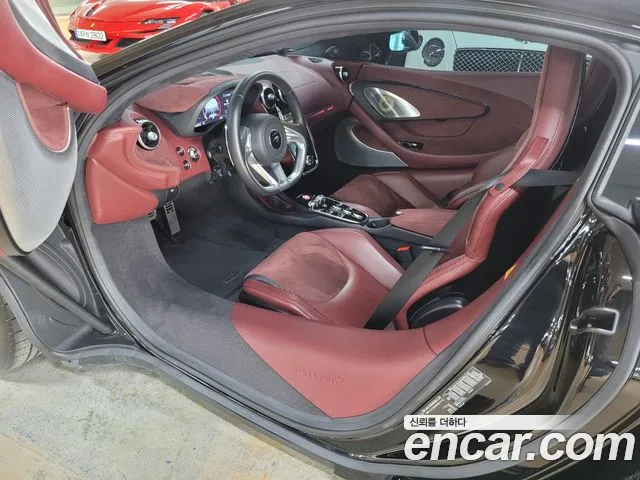 McLaren GT — интерьер