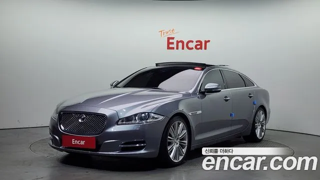 Jaguar XJ