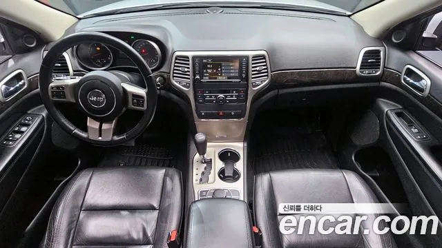 Jeep Cherokee — интерьер