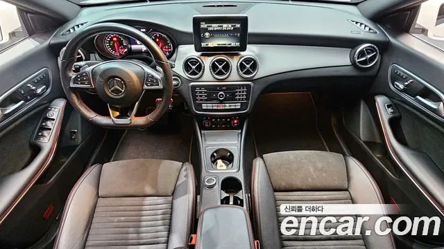 Mercedes-Benz CLA-класс — интерьер