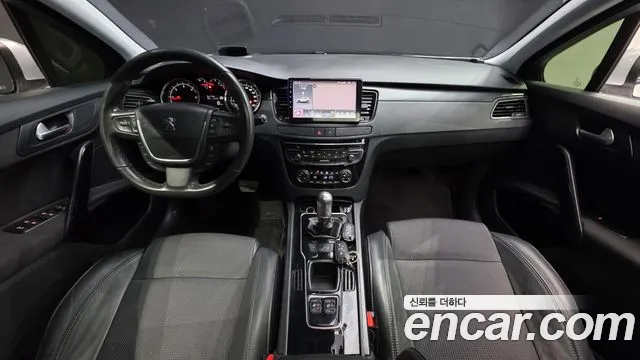 Peugeot 508 — интерьер