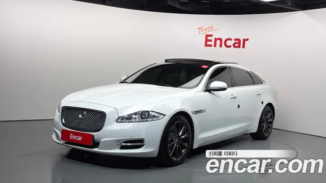 Jaguar XJ