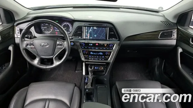 Hyundai Sonata — интерьер