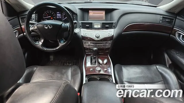 Infiniti M — интерьер