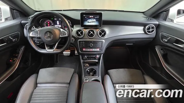 Mercedes-Benz CLA-класс — интерьер