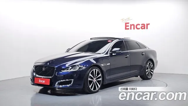 Jaguar XJ