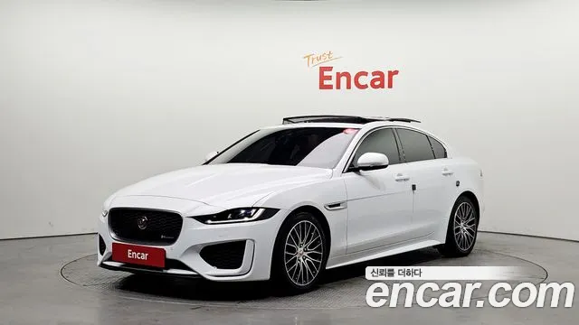 Jaguar XE
