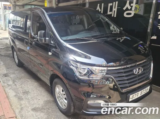 Hyundai Starex