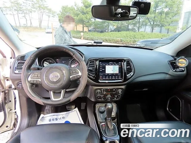 Jeep Compass — интерьер