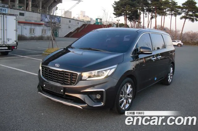 Kia Carnival — экстерьер