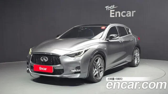 Infiniti Q30