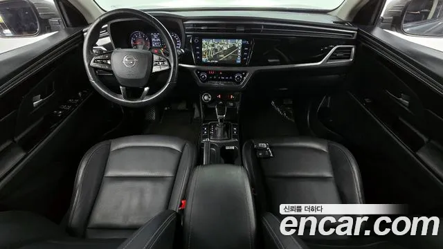 KG Mobility Korando — интерьер