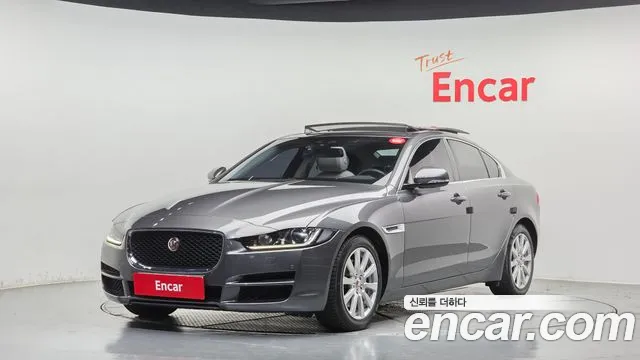 Jaguar XE