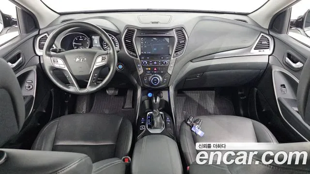 Hyundai Santa Fe — интерьер
