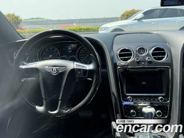 Bentley Continental — интерьер