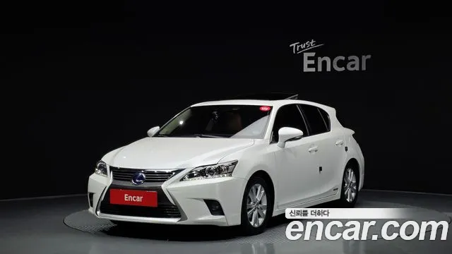 Lexus CT200h