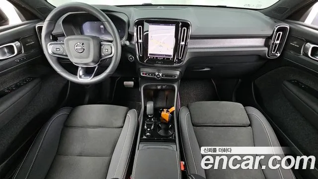 Volvo XC40 — интерьер
