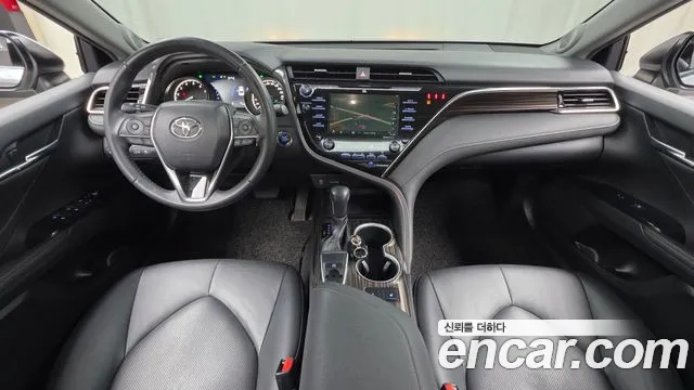 Toyota Camry — интерьер