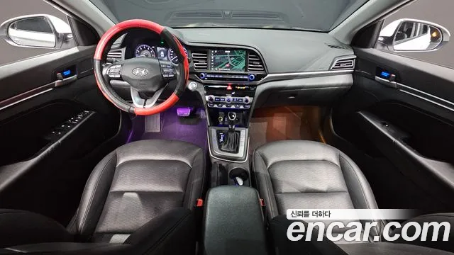 Hyundai Elantra — интерьер