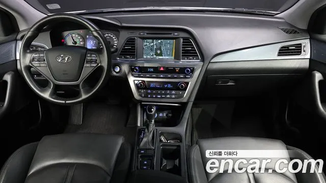 Hyundai Sonata — интерьер