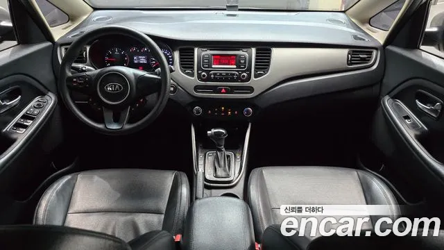 Kia Carens — интерьер