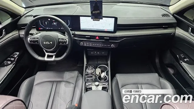Kia K5 — интерьер