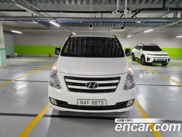 Hyundai Starex