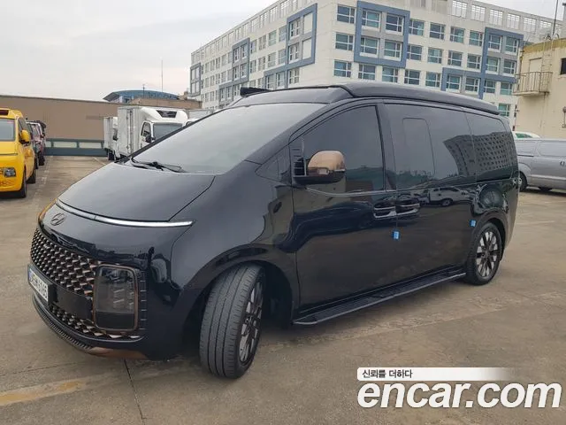 Hyundai Staria