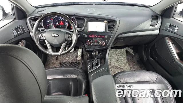 Kia K5 — интерьер