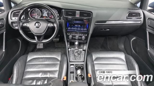 Volkswagen Golf — интерьер