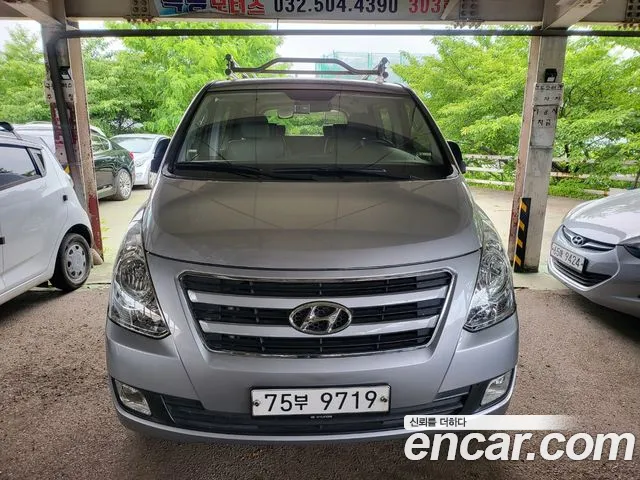 Hyundai Starex