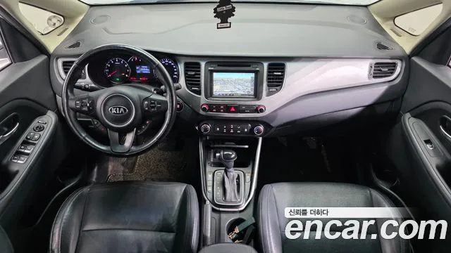 Kia Carens — интерьер