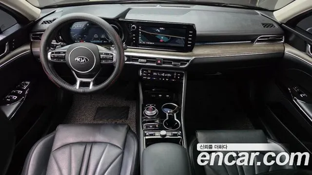 Kia K5 — интерьер