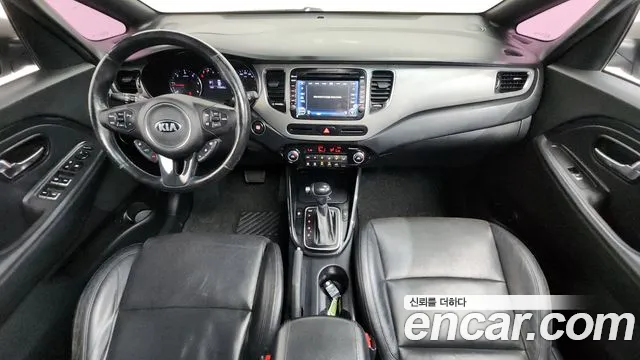Kia Carens — интерьер