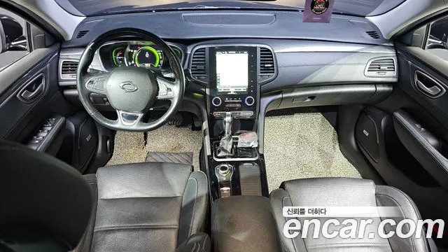 Renault Korea SM6 — интерьер