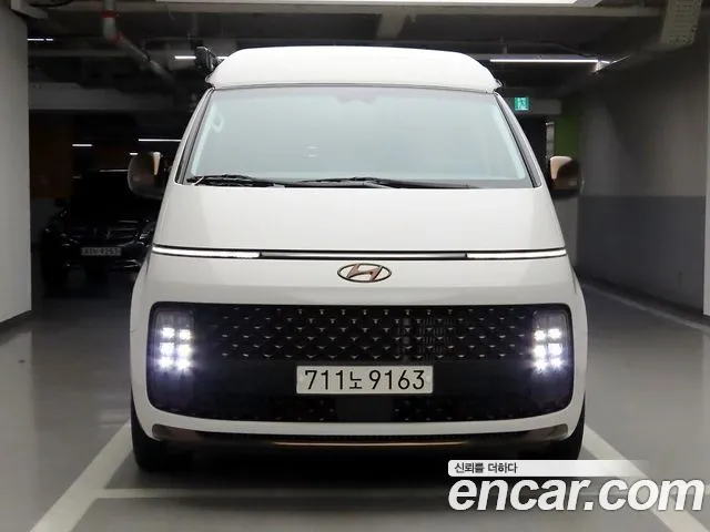 Hyundai Staria