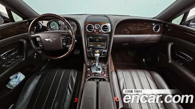 Bentley Flying Spur — интерьер