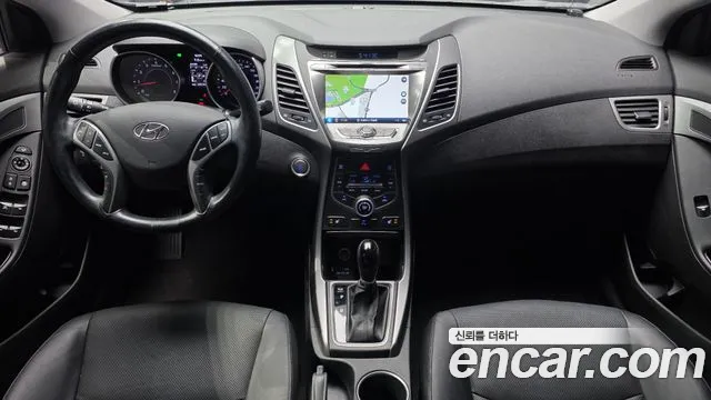 Hyundai Elantra — интерьер