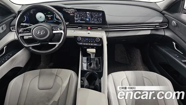 Hyundai Elantra — интерьер