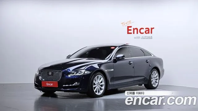 Jaguar XJ