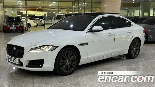 Jaguar XF