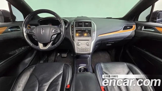 Lincoln MKC — интерьер
