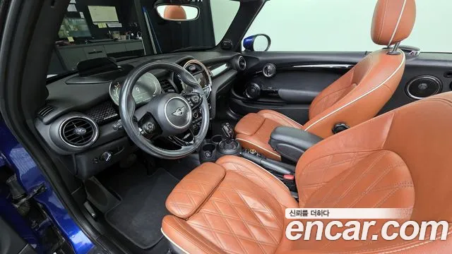 MINI Cooper Convertible — интерьер