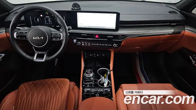 Kia K5 — интерьер